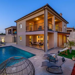  Villa Brionika Mit Pool Kroatien